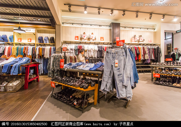 服装店内景实拍图鉴 日常生活与摄影的交叉视角